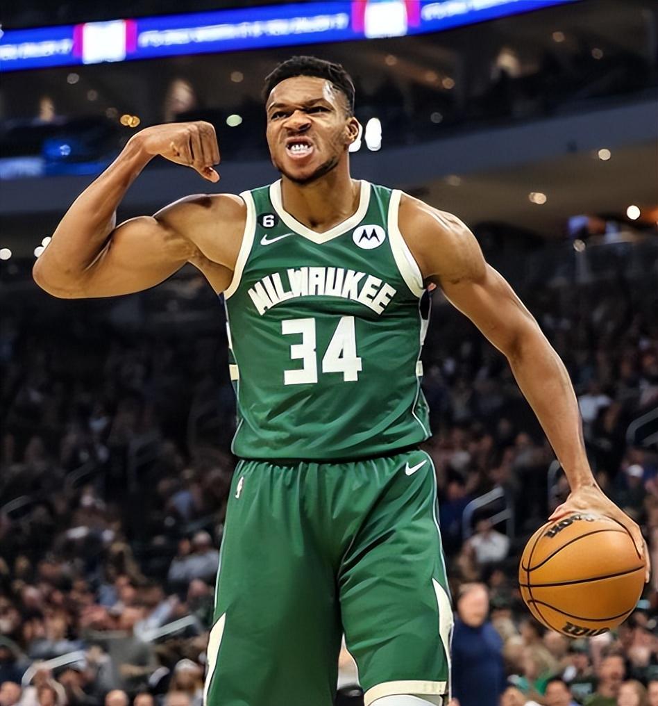 记者：世界杯抽签仪式开始前，大力神杯已经抵达华盛顿（记者：抽签仪式尚未开始，大力神杯已抵达华盛顿）