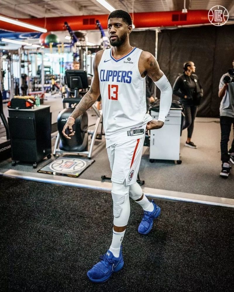 TA分析3-4-3阵型：从链式防守到战术万花筒，攻守易形的现代解法（TA深度解析3-4-3：从链式防守到战术万花筒，攻守随形的现代范式）