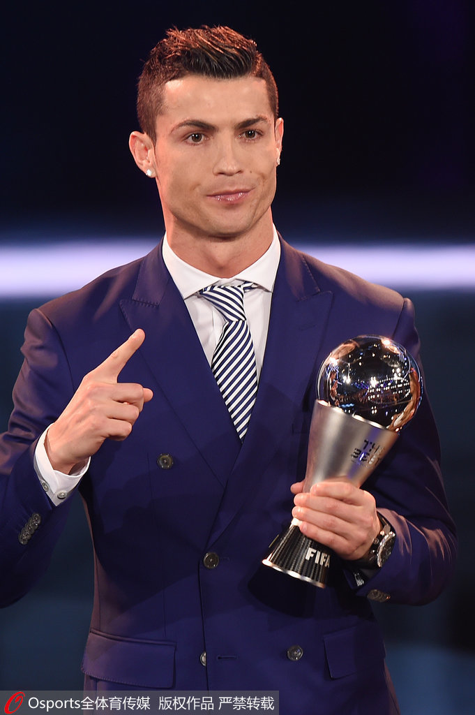 3场3球，成都B队艾孜买提当选中乙10月最佳球员／最佳青年球员（3战3球！成都B队艾孜买提荣膺中乙10月最佳球员与最佳青年球员）