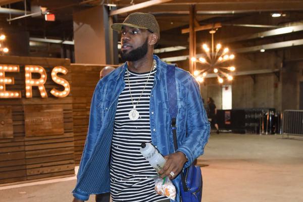 塞内加尔新一期名单：雅克松领衔，姆巴耶、马马杜-萨尔入选（塞内加尔新名单出炉：雅克松领衔，姆巴耶、马马杜-萨尔上榜）