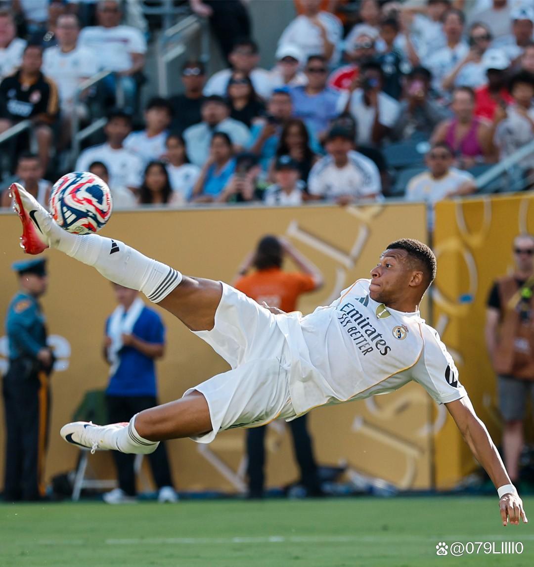 普利希奇：魔笛确实送了手机；看年轻队友表演会让我尬穿地心（普利希奇：魔笛真的送手机；看小队友才艺我恨不得钻地缝）