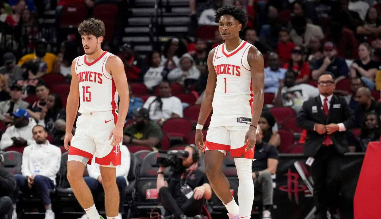 沪媒：莱昂纳多伤势没完全康复，刘若钒等人也有不同程度伤病（沪媒称莱昂纳多尚未完全康复，刘若钒等队友亦有不同程度伤情）