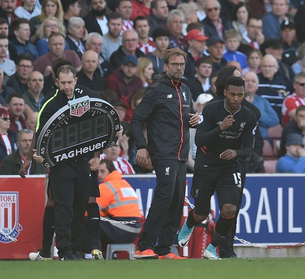 戴维对乌迪内斯的进球被吹越位，但VAR划线似乎存在问题