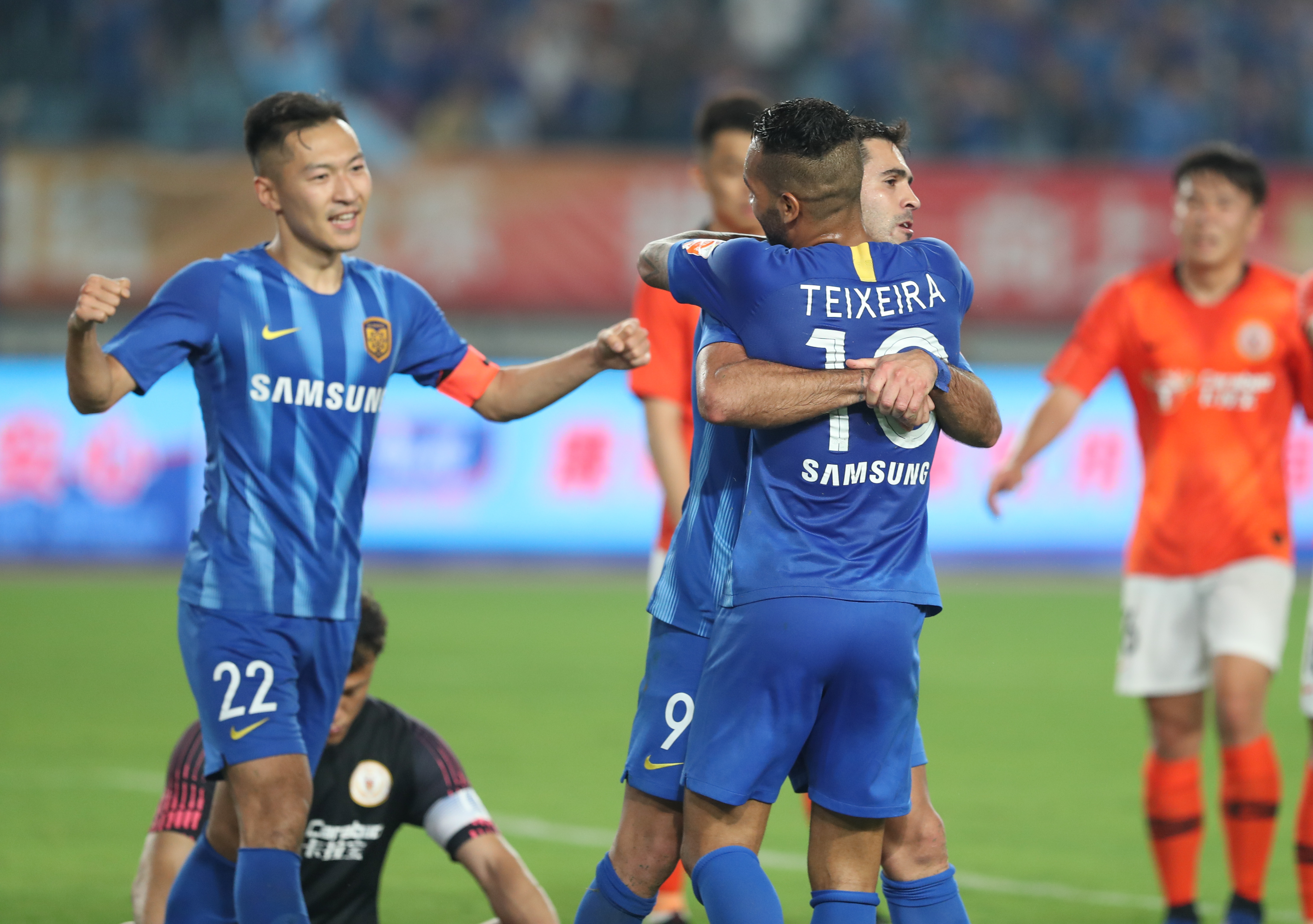 快船131-116击败黄蜂！哈登创79年NBA纪录，前无古人（快船131比116力克黄蜂，哈登缔造79年来NBA史无前例纪录）