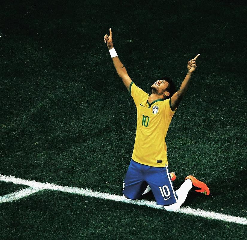 TA：球员版长袖球衣全面回归，实现从性能到美学的个性表达